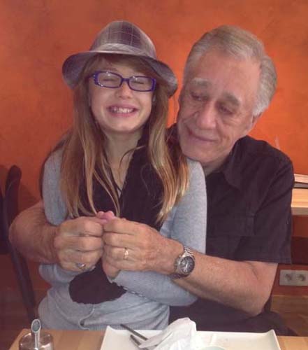 Eilyssa mit ihrem Vater